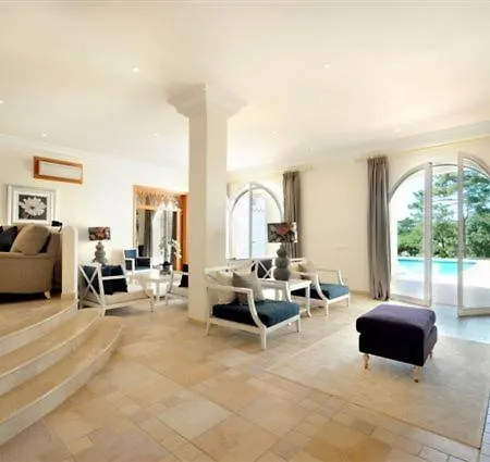 Sleeps 10 Pool Air Con T480063